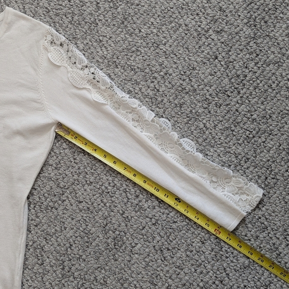 Vila Milano Womens (XL) Off-White V-Neck Sweater w/Full Sleeve Crochet Cut-Outs - Picture 4 of 12